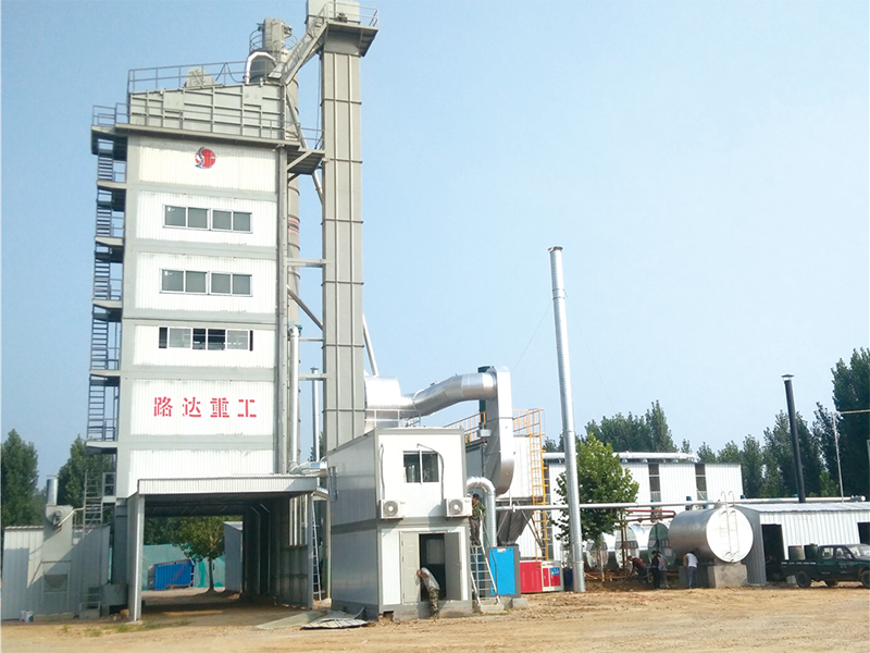 二、2018年10月濟(jì)寧工地hqb3500型瀝青攪拌站